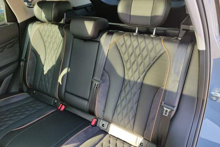 Used Wey Latte DHT-PHEV 2022 1.5T Two-Wheel-Drive Extra-Large Version Interior 1