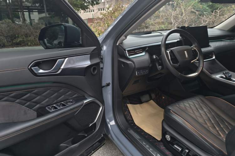 Used Wey Latte DHT-PHEV 2022 1.5T Two-Wheel-Drive Extra-Large Version Interior 2