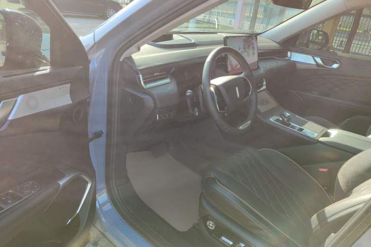 Used Wey Latte DHT-PHEV 2022 1.5T Two-Wheel-Drive Extra-Large Version Interior 2