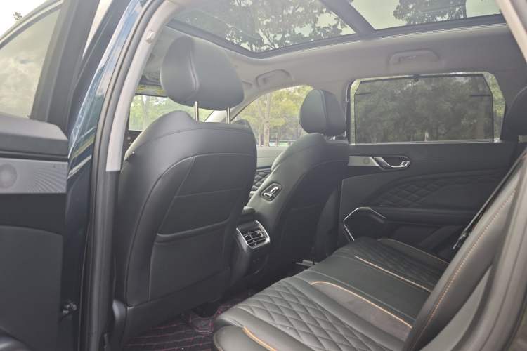 Used Wey Latte DHT-PHEV 2022 1.5T Four-Wheel Drive Extra-Large Version Interior 3