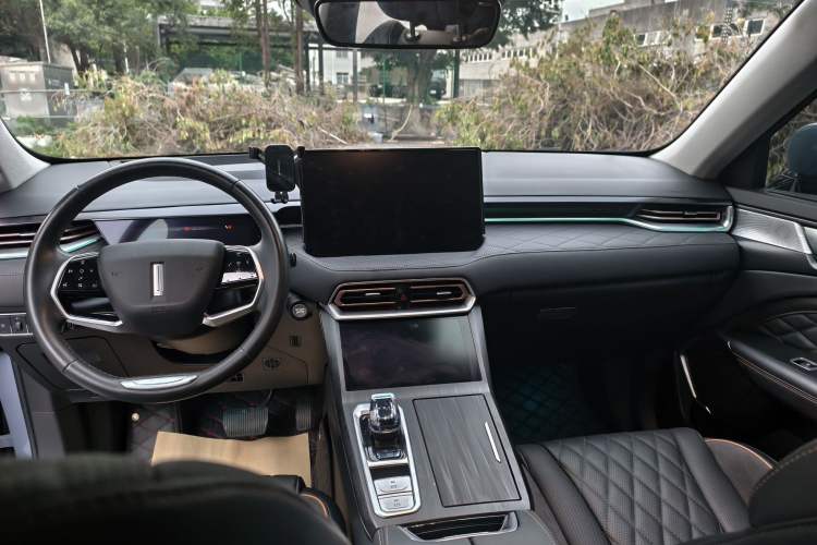 Used Wey Latte DHT-PHEV 2022 1.5T Two-Wheel-Drive Extra-Large Version Interior 5