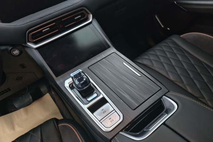 Used Wey Latte DHT-PHEV 2022 1.5T Two-Wheel-Drive Extra-Large Version Interior 7