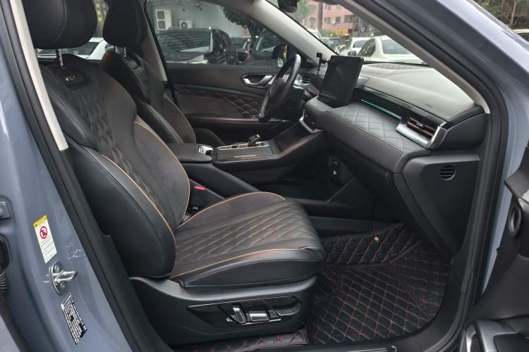 Used Wey Latte DHT-PHEV 2022 1.5T Two-Wheel-Drive Extra-Large Version Interior 8