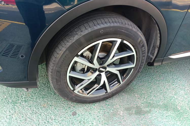 Used Wey Latte DHT-PHEV 2022 1.5T Four-Wheel Drive Extra-Large Version Left Front Wheel Hub