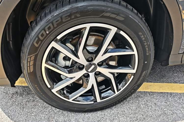 Used Wey Latte DHT-PHEV 2022 1.5T Two-Wheel Drive Big Cup Left Front Wheel Hub