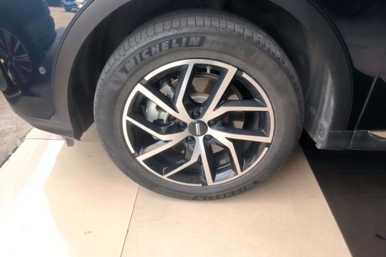 Used Wey Latte DHT-PHEV 2022 1.5T Four-Wheel Drive Extra-Large Version Left Front Wheel Hub