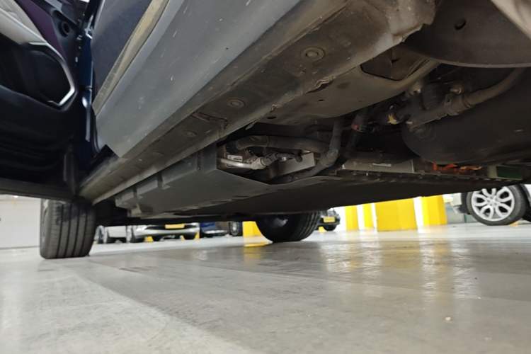 Used Wey Latte DHT-PHEV 2022 1.5T Four-Wheel Drive Extra-Large Version Left Side Sill