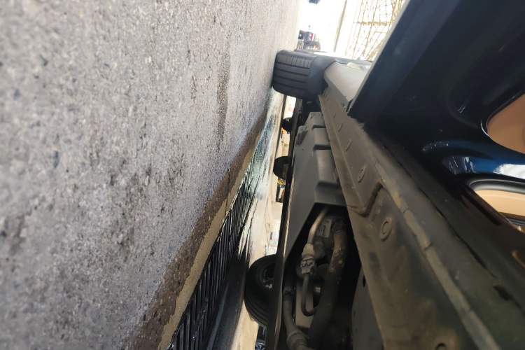 Used Wey Latte DHT-PHEV 2022 1.5T Four-Wheel Drive Extra-Large Version Left Side Sill