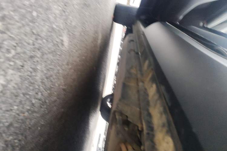 Used Wey Latte DHT-PHEV 2022 1.5T Four-Wheel Drive Extra-Large Version Left Side Sill