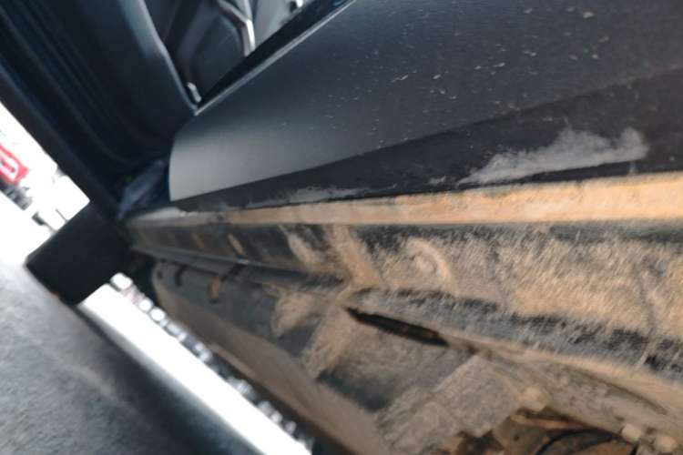Used Wey Latte DHT-PHEV 2022 1.5T Four-Wheel Drive Extra-Large Version Left Side Sill