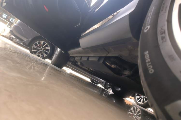 Used Wey Latte DHT-PHEV 2022 1.5T Four-Wheel Drive Extra-Large Version Left Side Sill