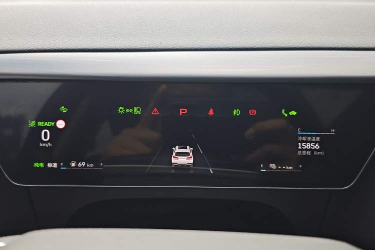 Used Wey Latte DHT-PHEV 2022 1.5T Four-Wheel Drive Extra-Large Version Odometer Close Up