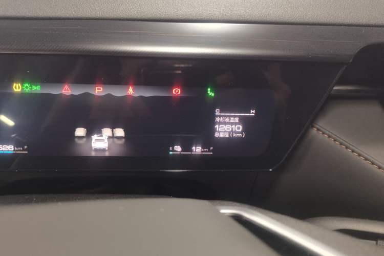 Used Wey Latte DHT-PHEV 2022 1.5T Two-Wheel-Drive Extra-Large Version Odometer Close Up