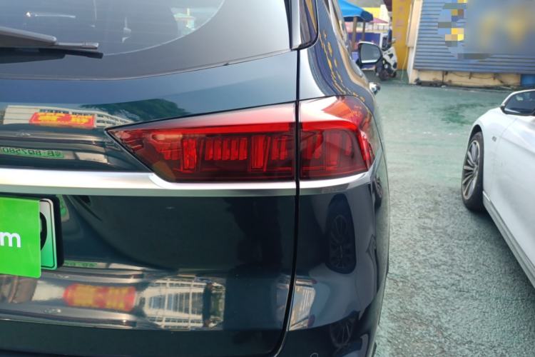 Used Wey Latte DHT-PHEV 2022 1.5T Four-Wheel Drive Extra-Large Version Right Rear Taillight