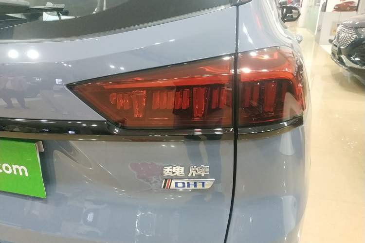 Used Wey Latte DHT-PHEV 2022 1.5T Two-Wheel-Drive Extra-Large Version Right Rear Taillight