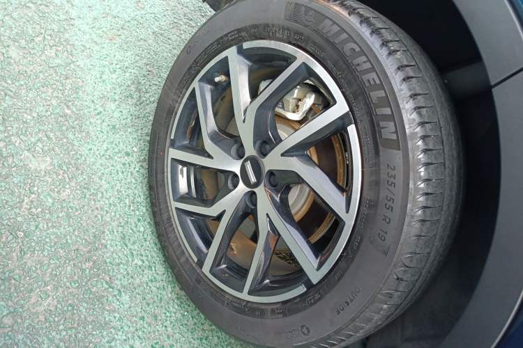 Used Wey Latte DHT-PHEV 2022 1.5T Four-Wheel Drive Extra-Large Version Right Rear Wheel Hub