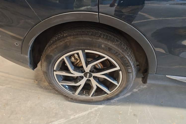 Used Wey Latte DHT-PHEV 2022 1.5T Two-Wheel-Drive Extra-Large Version Right Rear Wheel Hub