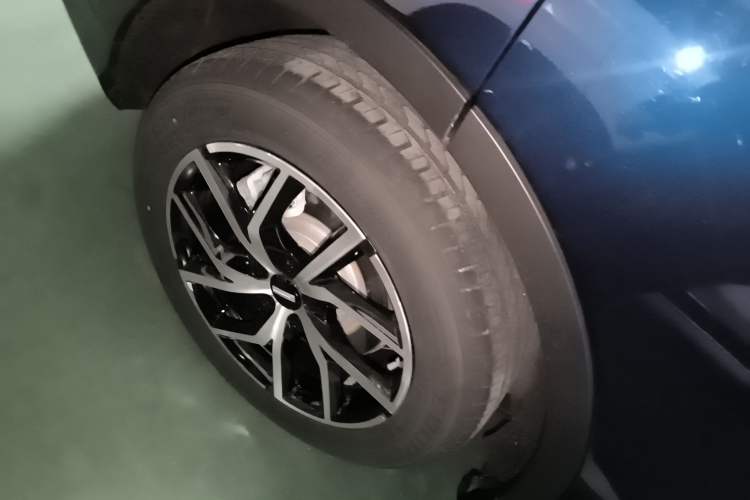 Used Wey Latte DHT-PHEV 2022 1.5T Four-Wheel Drive Extra-Large Version Right Rear Wheel Hub