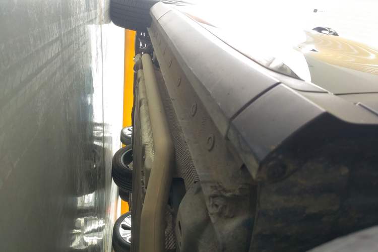 Used Wey Latte DHT-PHEV 2022 1.5T Four-Wheel Drive Extra-Large Version Right Side Sill