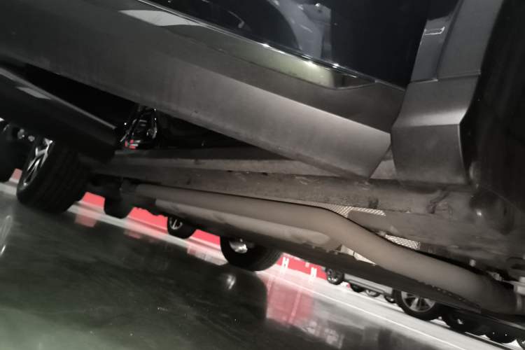 Used Wey Latte DHT-PHEV 2022 1.5T Four-Wheel Drive Extra-Large Version Right Side Sill