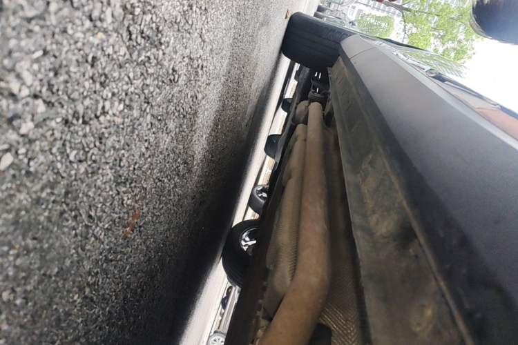 Used Wey Latte DHT-PHEV 2022 1.5T Four-Wheel Drive Extra-Large Version Right Side Sill