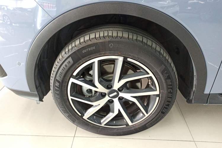 Used Wey Latte DHT-PHEV 2022 1.5T Two-Wheel-Drive Extra-Large Version Left Front Wheel Hub