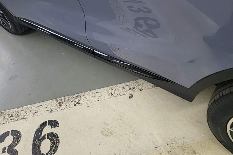 Used Wey Latte DHT-PHEV 2022 1.5T Two-Wheel-Drive Extra-Large Version Left Side Sill