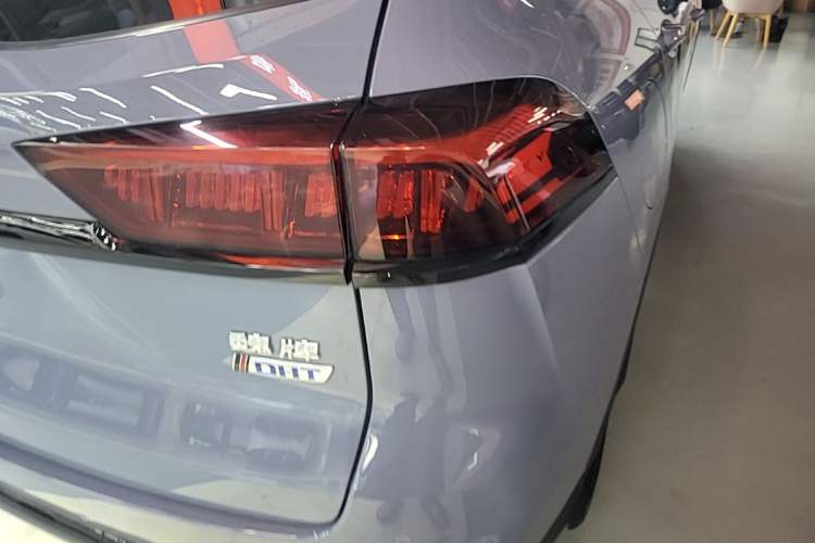 Used Wey Latte DHT-PHEV 2022 1.5T Two-Wheel-Drive Extra-Large Version Right Rear Taillight