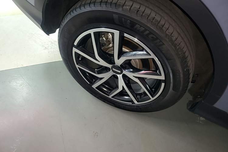 Used Wey Latte DHT-PHEV 2022 1.5T Two-Wheel-Drive Extra-Large Version Right Rear Wheel Hub