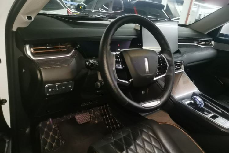 Used Wey Latte DHT-PHEV 2022 1.5T Two-Wheel-Drive Extra-Large Version Center Console