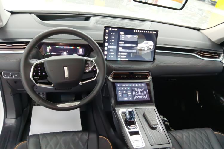 Used Wey Latte DHT-PHEV 2022 1.5T Four-Wheel Drive Extra-Large Version Center Console