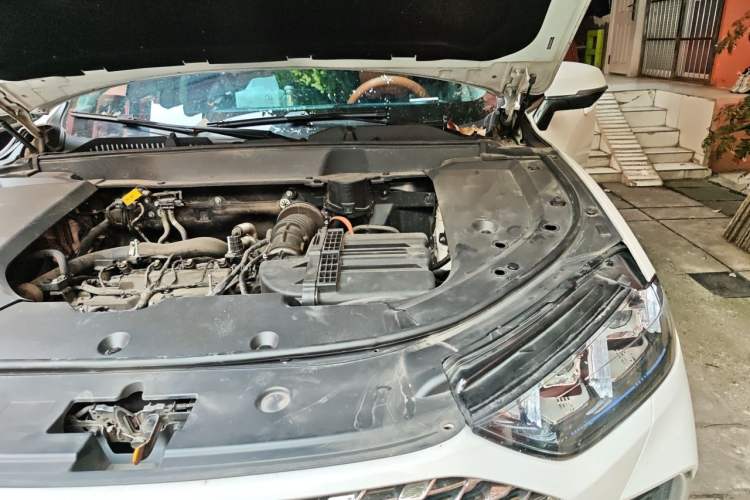 Used Wey Latte DHT-PHEV 2022 1.5T Two-Wheel-Drive Extra-Large Version Engine Bay Left