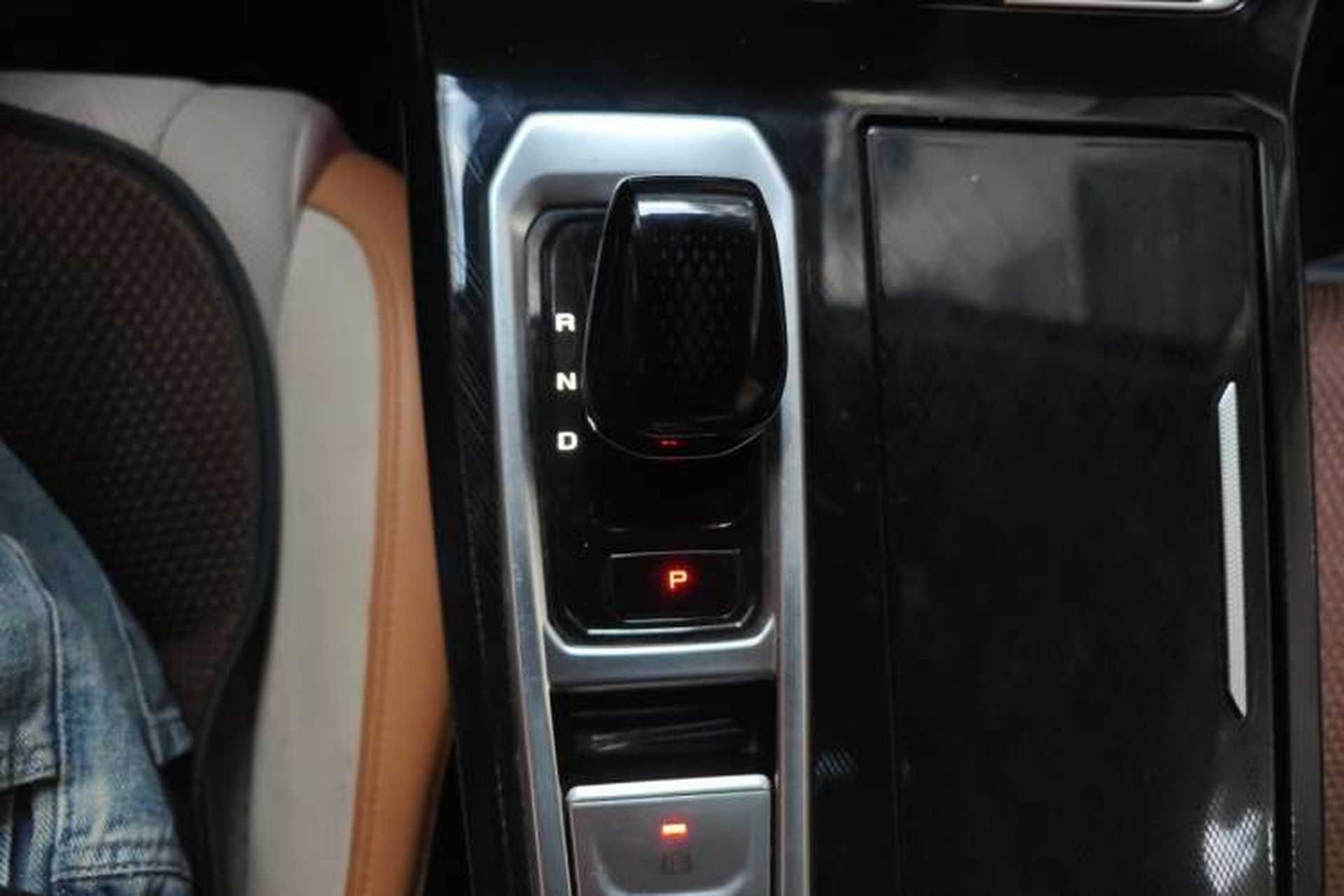 Used Wey Latte DHT-PHEV 2022 1.5T Two-Wheel Drive Big Cup Gear Lever