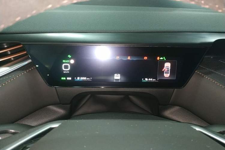 Used Wey Latte DHT-PHEV 2022 1.5T Four-Wheel Drive Extra-Large Version Instrument Cluster