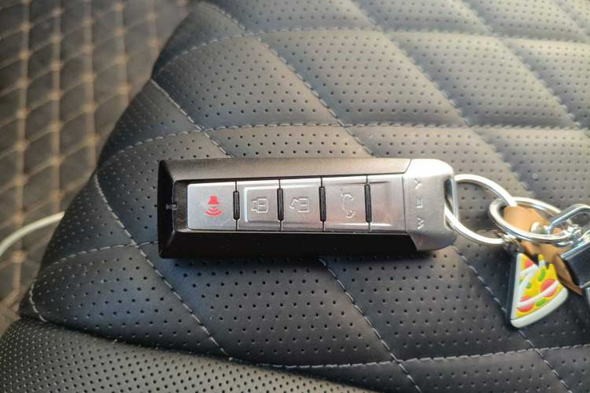 Used Wey Latte DHT-PHEV 2022 1.5T Two-Wheel-Drive Extra-Large Version Interior 1