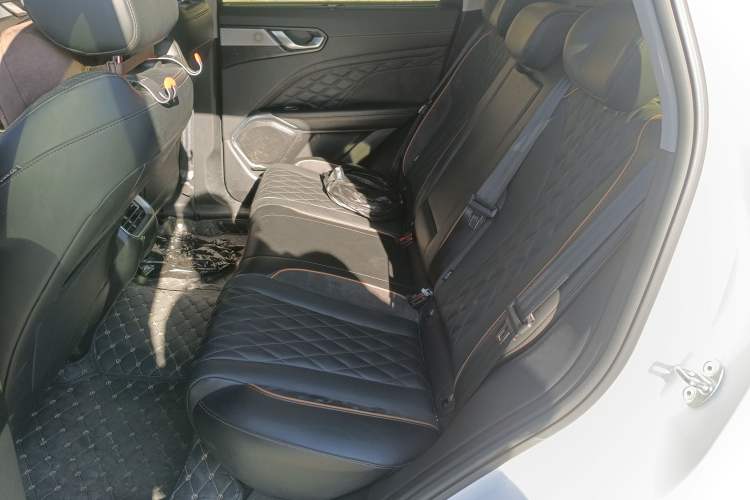 Used Wey Latte DHT-PHEV 2022 1.5T Two-Wheel-Drive Extra-Large Version Interior 4