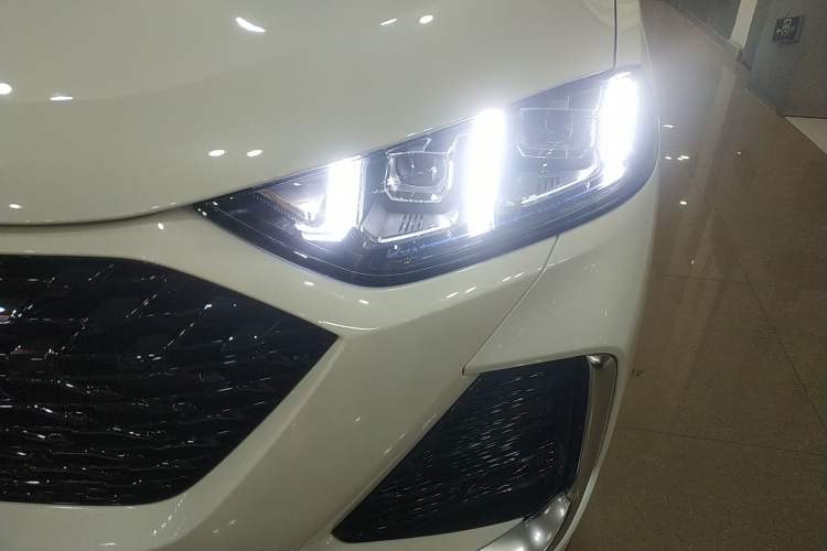 Used Wey Latte DHT-PHEV 2022 1.5T Four-Wheel Drive Extra-Large Version Left Front Headlight