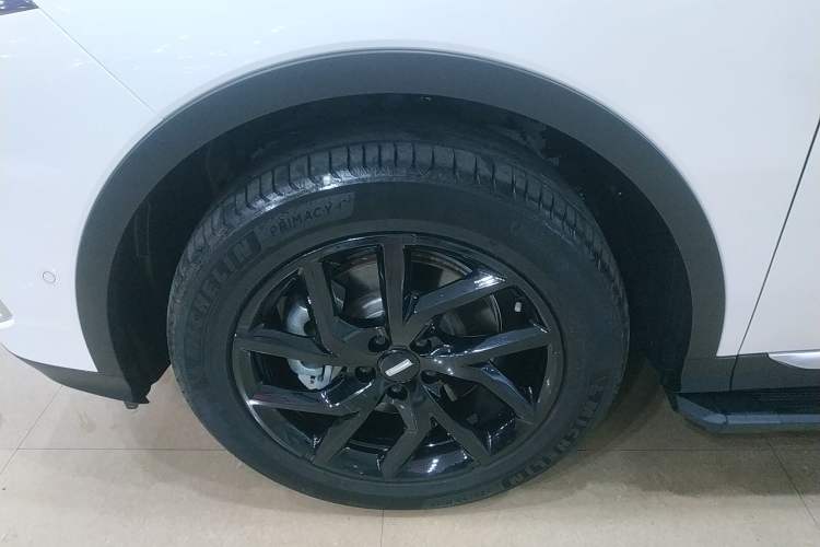 Used Wey Latte DHT-PHEV 2022 1.5T Four-Wheel Drive Extra-Large Version Left Front Wheel Hub