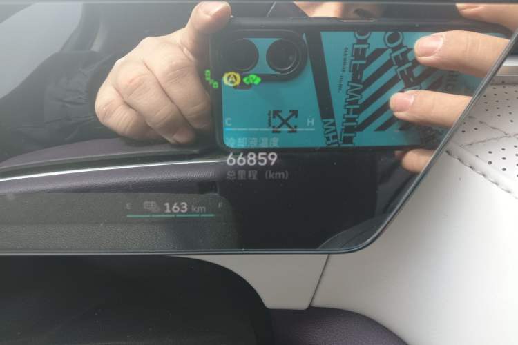 Used Wey Latte DHT-PHEV 2022 1.5T Two-Wheel-Drive Extra-Large Version Odometer Close Up
