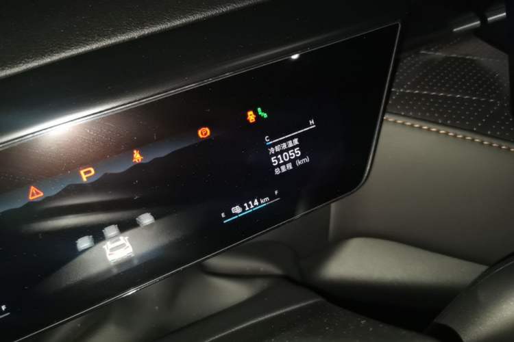Used Wey Latte DHT-PHEV 2022 1.5T Four-Wheel Drive Extra-Large Version Odometer Close Up