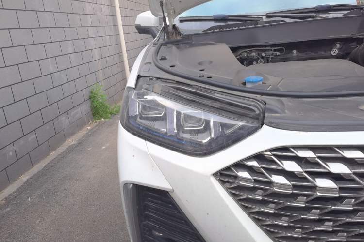 Used Wey Latte DHT-PHEV 2022 1.5T Two-Wheel-Drive Extra-Large Version Right Front Headlight