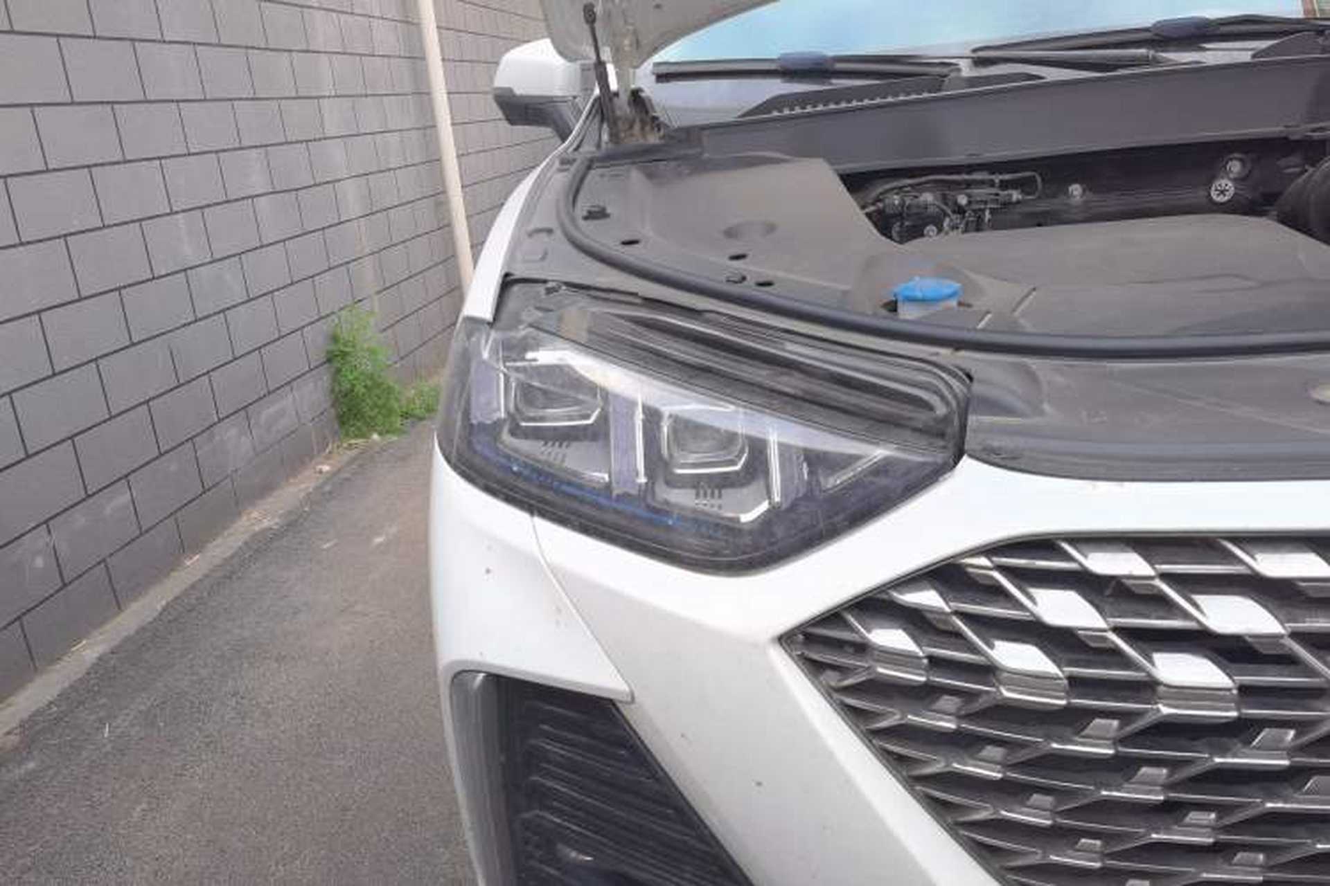 Used Wey Latte DHT-PHEV 2022 1.5T Two-Wheel-Drive Extra-Large Version Right Front Headlight