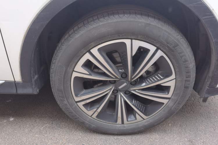 Used Wey Latte DHT-PHEV 2022 1.5T Two-Wheel-Drive Extra-Large Version Right Front Wheel Hub