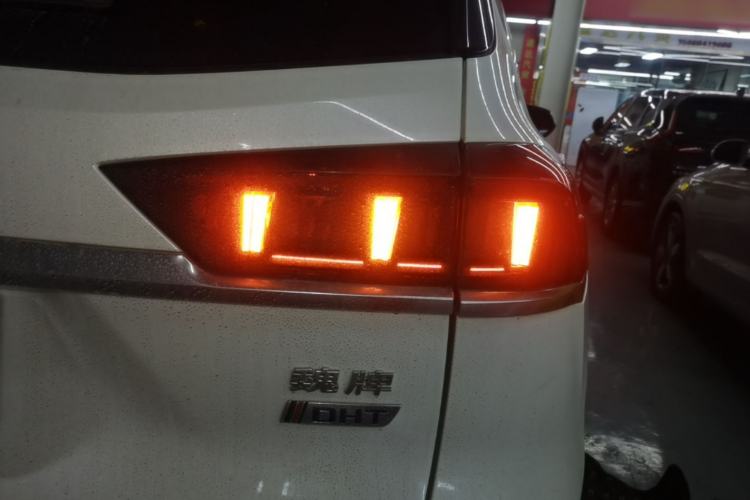 Used Wey Latte DHT-PHEV 2022 1.5T Two-Wheel-Drive Extra-Large Version Right Rear Taillight