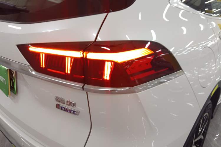 Used Wey Latte DHT-PHEV 2022 1.5T Four-Wheel Drive Extra-Large Version Right Rear Taillight