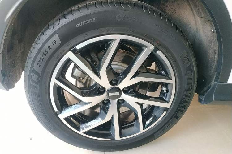 Used Wey Latte DHT-PHEV 2022 1.5T Four-Wheel Drive Extra-Large Version Right Rear Wheel Hub