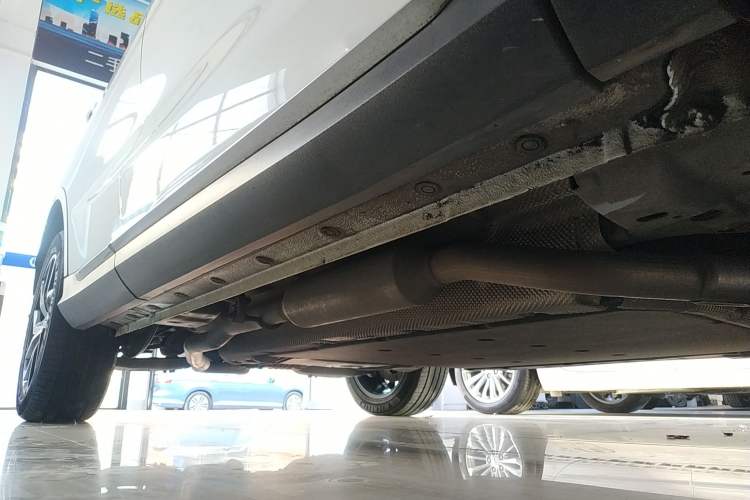 Used Wey Latte DHT-PHEV 2022 1.5T Four-Wheel Drive Extra-Large Version Right Side Sill