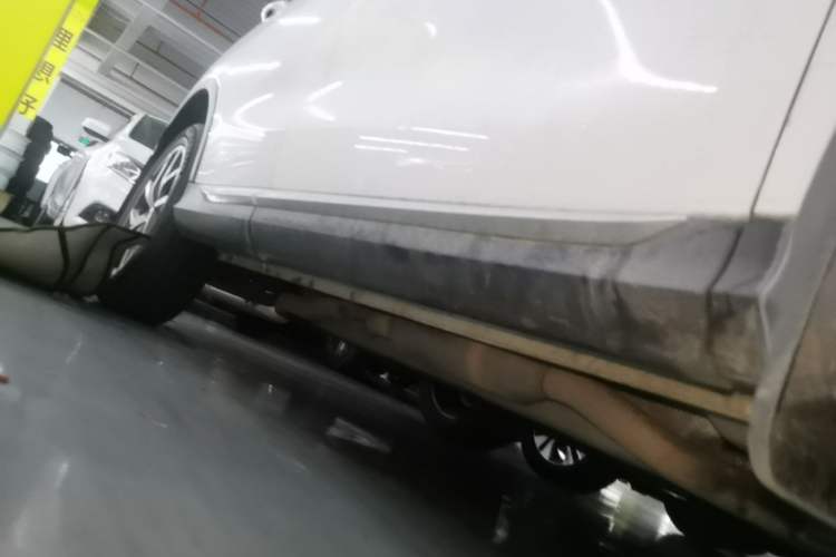 Used Wey Latte DHT-PHEV 2022 1.5T Two-Wheel-Drive Extra-Large Version Right Side Sill