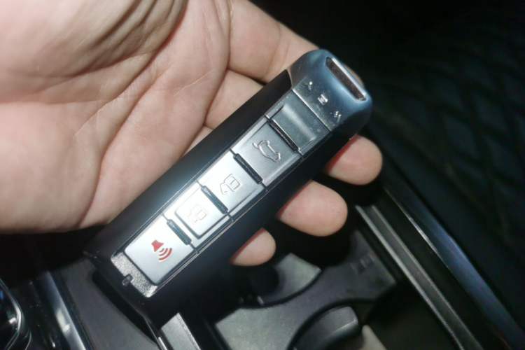 Used Wey Latte DHT-PHEV 2022 1.5T Two-Wheel-Drive Extra-Large Version Vehicle Key