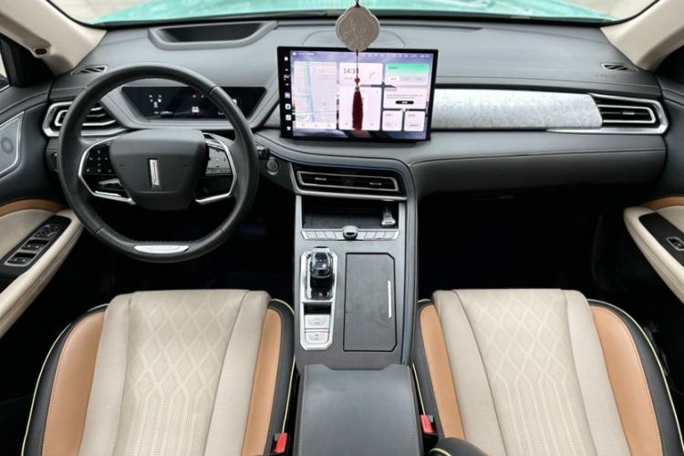 Used Wey Macchiato 2021 1.5L DHT Master Edition Interior 4